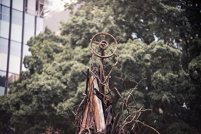燒毀的圣誕樹活動創(chuàng)意，只為讓大家關(guān)注災(zāi)區(qū)重建