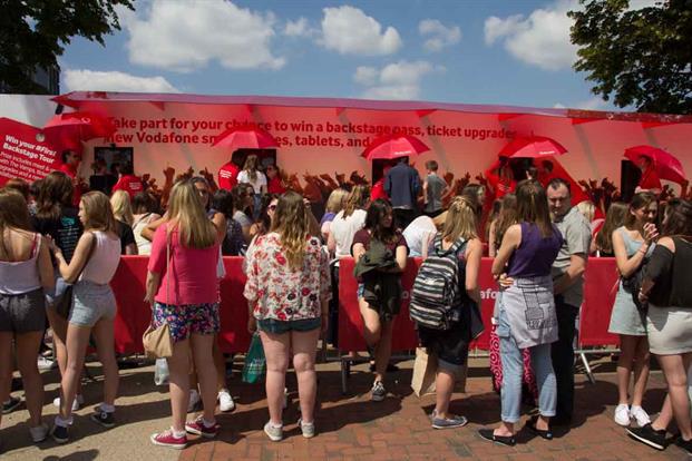 沃達豐的“第一次”的體驗活動好羞羞:夏日時光演唱會 - 第3張 - 會展活動策劃CCASY.COM 沃達豐的“第一次”的體驗活動好羞羞:夏日時光演唱會 - 第3張