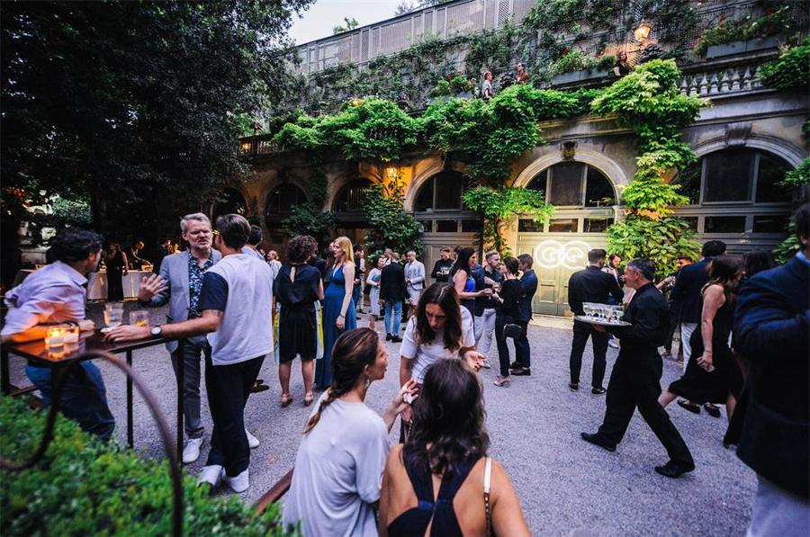 著名DJ維吉爾·阿布洛現(xiàn)場(chǎng)花園雞尾酒派對(duì)打碟|玩轉(zhuǎn)我的潮姿態(tài) - 第5張 - 會(huì)展活動(dòng)策劃CCASY.COM 著名DJ維吉爾·阿布洛現(xiàn)場(chǎng)花園雞尾酒派對(duì)打碟|玩轉(zhuǎn)我的潮姿態(tài) - 第5張