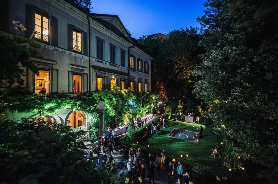 著名DJ維吉爾·阿布洛現(xiàn)場(chǎng)花園雞尾酒派對(duì)打碟|玩轉(zhuǎn)我的潮姿態(tài) - 第4張 - 會(huì)展活動(dòng)策劃CCASY.COM 著名DJ維吉爾·阿布洛現(xiàn)場(chǎng)花園雞尾酒派對(duì)打碟|玩轉(zhuǎn)我的潮姿態(tài) - 第4張