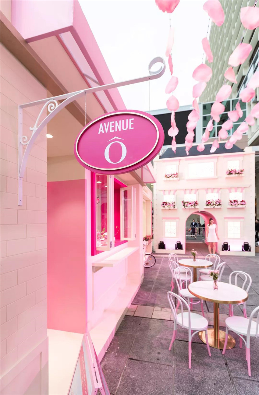 浪漫迷人的巴黎大街驚現(xiàn)香港:蘭蔻品牌活動(dòng) - 第9張 - 會(huì)展活動(dòng)策劃CCASY.COM 浪漫迷人的巴黎大街驚現(xiàn)香港:蘭蔻品牌活動(dòng) - 第9張