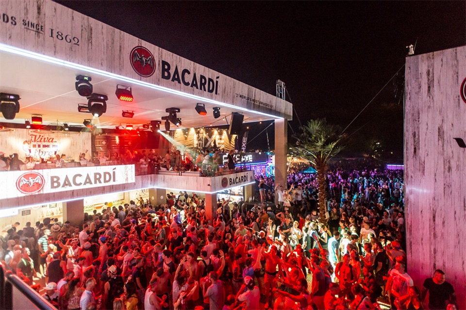 最大烈酒廠商百加得玩起音樂(lè)一點(diǎn)都不遜色 - 第19張 - 會(huì)展活動(dòng)策劃CCASY.COM 最大烈酒廠商百加得玩起音樂(lè)一點(diǎn)都不遜色 - 第19張