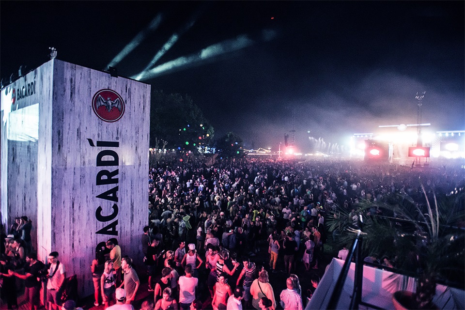 最大烈酒廠商百加得玩起音樂(lè)一點(diǎn)都不遜色 - 第9張 - 會(huì)展活動(dòng)策劃CCASY.COM 最大烈酒廠商百加得玩起音樂(lè)一點(diǎn)都不遜色 - 第9張