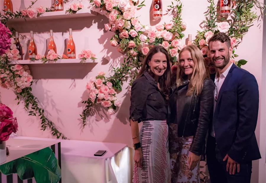 戶外派對超贊:金凱福玫瑰酒發(fā)布派對|玩轉(zhuǎn)我的潮姿態(tài) - 第5張 - 會展活動策劃CCASY.COM 戶外派對超贊:金凱福玫瑰酒發(fā)布派對|玩轉(zhuǎn)我的潮姿態(tài) - 第5張