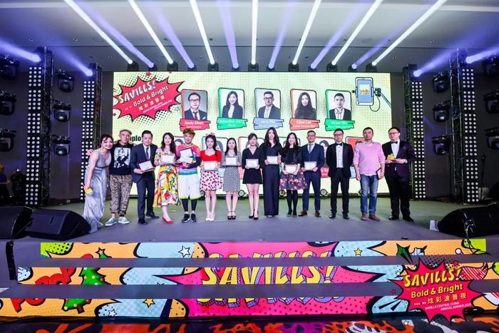 奇光異色的年會活動策劃當屬Savills最敢玩，不遺余力玩轉色彩