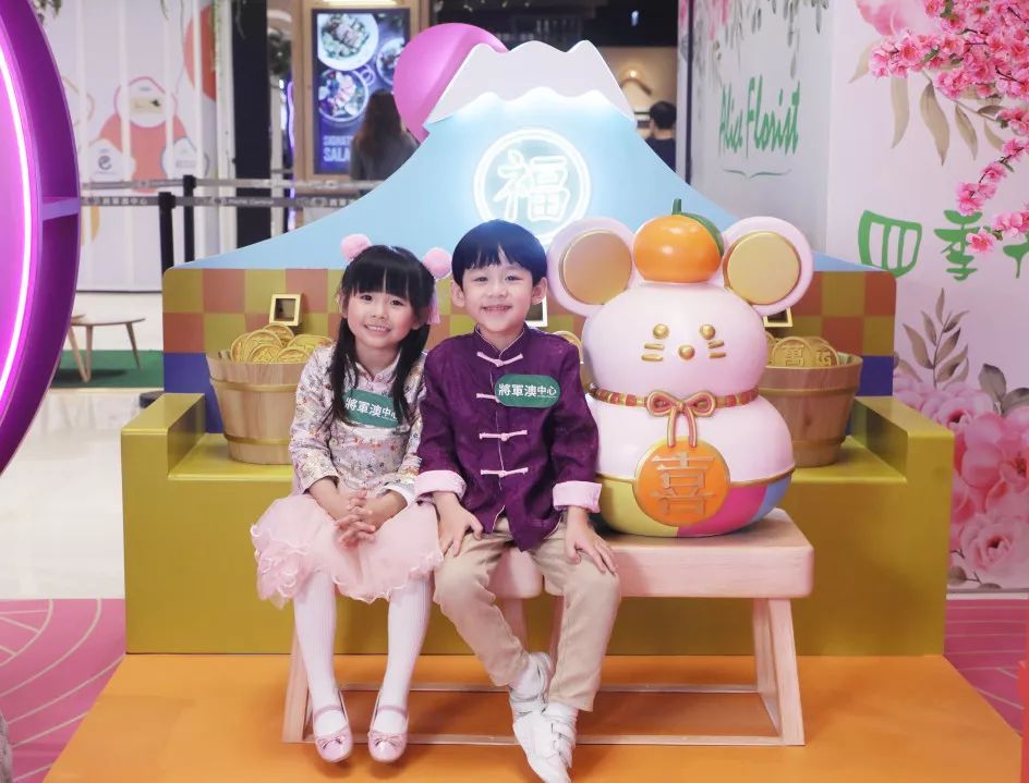 這等歡樂可愛的商場(chǎng)美陳展覽活動(dòng)將一一刷新了你的朋友圈 - 第81張 - 會(huì)展活動(dòng)策劃CCASY.COM 這等歡樂可愛的商場(chǎng)美陳展覽活動(dòng)將一一刷新了你的朋友圈 - 第81張