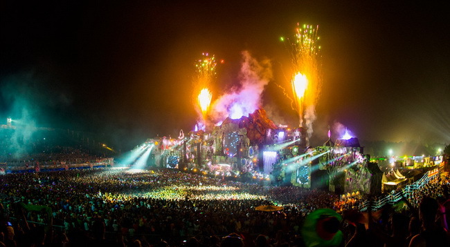 這是一座火山的舞臺(tái):2013年“明日世界” - 第3張 - 會(huì)展活動(dòng)策劃CCASY.COM 這是一座火山的舞臺(tái):2013年“明日世界” - 第3張