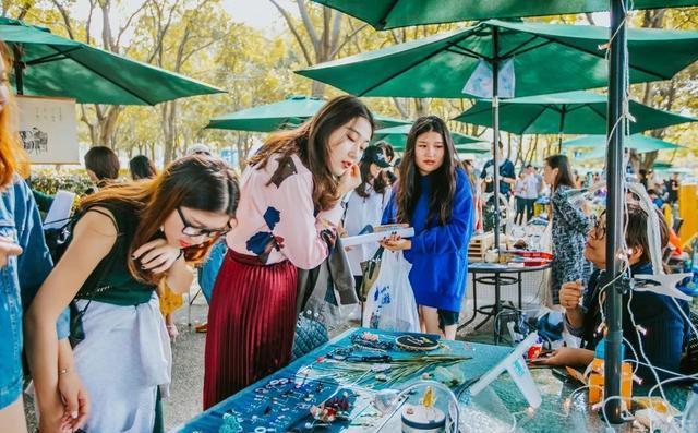 4年的上海簡(jiǎn)單生活節(jié)完成了這一重要轉(zhuǎn)變 - 第9張 - 會(huì)展活動(dòng)策劃CCASY.COM 4年的上海簡(jiǎn)單生活節(jié)完成了這一重要轉(zhuǎn)變 - 第9張