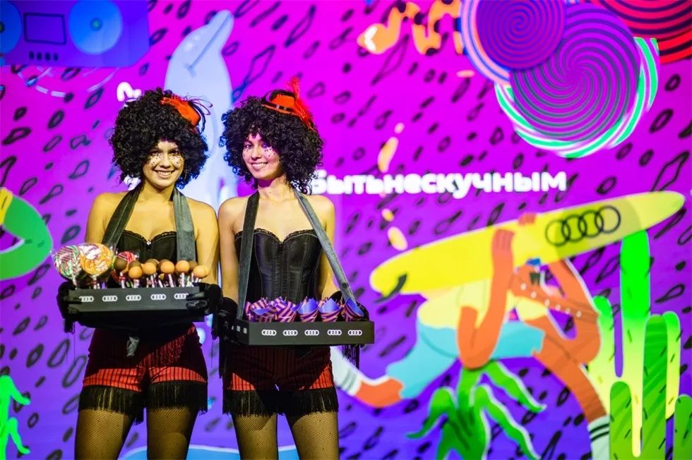 讓人眼花繚亂的汽車發(fā)布會變成了一場三幕的馬戲表演 - 第14張 - 會展活動策劃CCASY.COM 讓人眼花繚亂的汽車發(fā)布會變成了一場三幕的馬戲表演 - 第14張