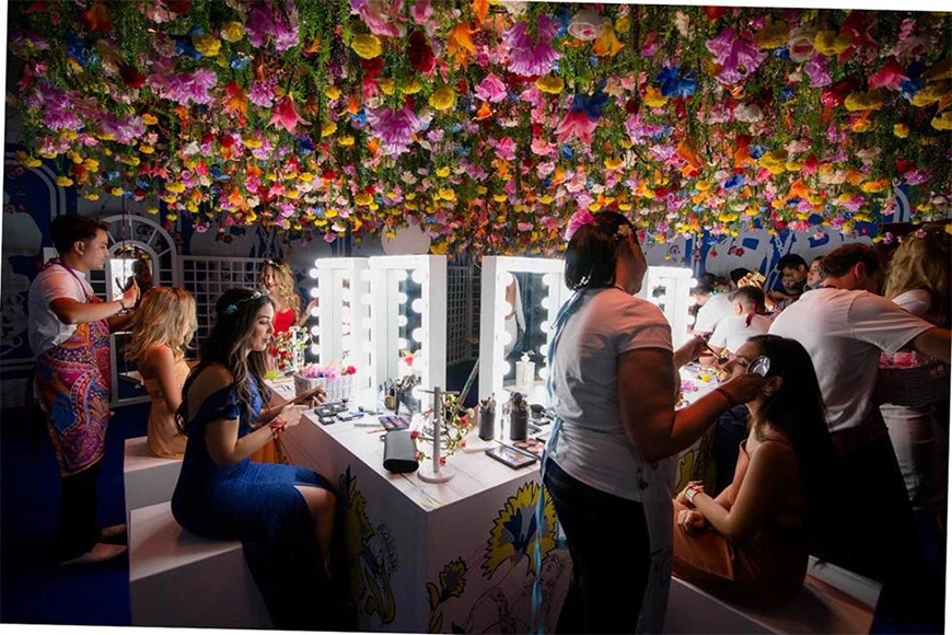 瘋狂藝術(shù)狀態(tài)氣氛的派對策劃是最受期待的沉浸式體驗(yàn)派對了 - 第4張 - 會展活動策劃CCASY.COM 瘋狂藝術(shù)狀態(tài)氣氛的派對策劃是最受期待的沉浸式體驗(yàn)派對了 - 第4張