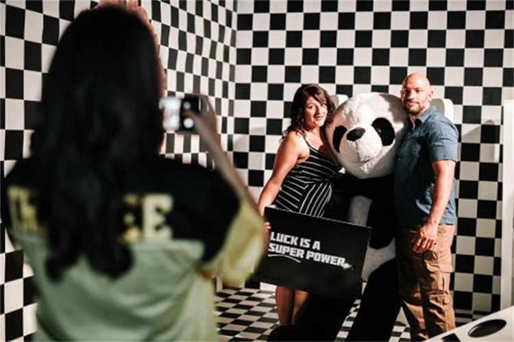 用快閃店的形式宣傳電影也是極好的選擇呢 - 第3張 - 會(huì)展活動(dòng)策劃CCASY.COM 用快閃店的形式宣傳電影也是極好的選擇呢 - 第3張