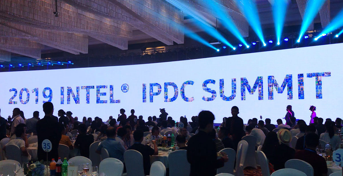 英特爾這個行業(yè)峰會策劃了直徑3米的透視鏡科技裝置 - 第12張 - 會展活動策劃CCASY.COM 英特爾這個行業(yè)峰會策劃了直徑3米的透視鏡科技裝置 - 第12張