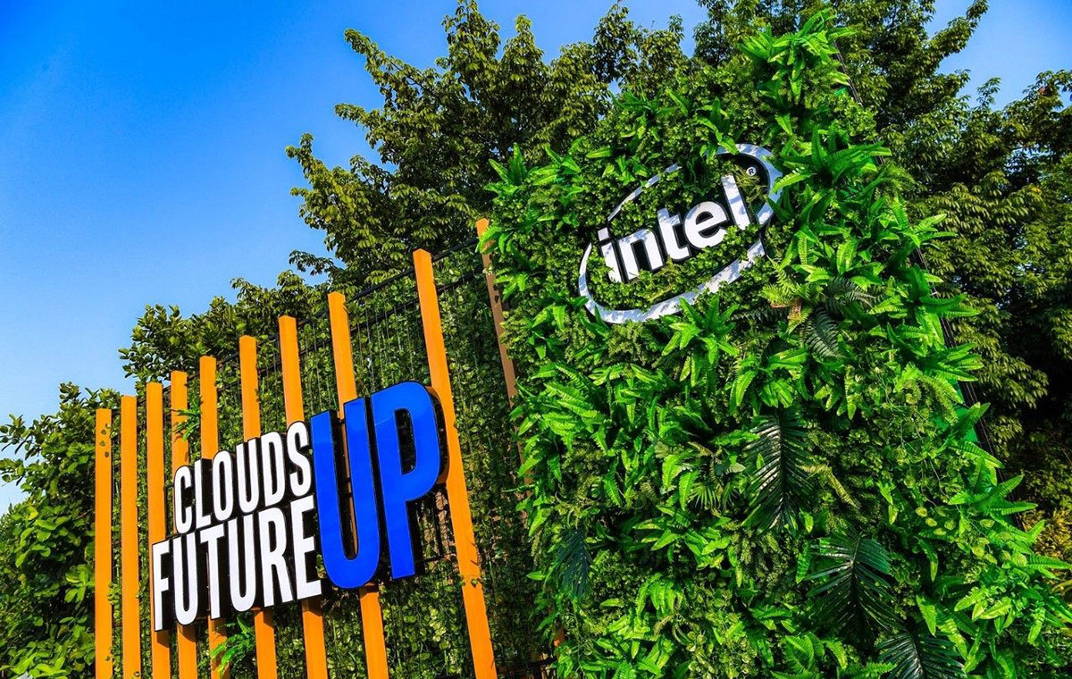 英特爾這個行業(yè)峰會策劃了直徑3米的透視鏡科技裝置 - 第13張 - 會展活動策劃CCASY.COM 英特爾這個行業(yè)峰會策劃了直徑3米的透視鏡科技裝置 - 第13張