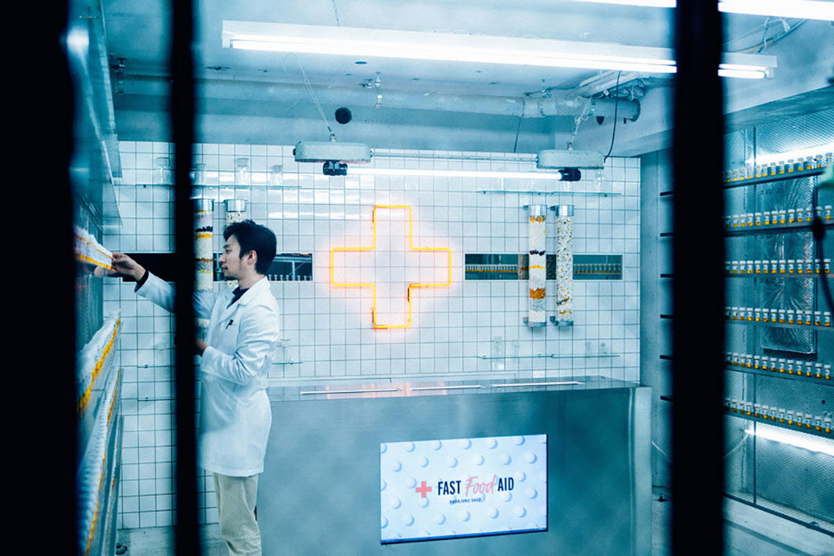 實(shí)驗(yàn)室的快閃店策劃竟然是為高頻率快餐食客們免費(fèi)提供維系健康所需的維他命 - 第1張 - 會(huì)展活動(dòng)策劃CCASY.COM 實(shí)驗(yàn)室的快閃店策劃竟然是為高頻率快餐食客們免費(fèi)提供維系健康所需的維他命 - 第1張