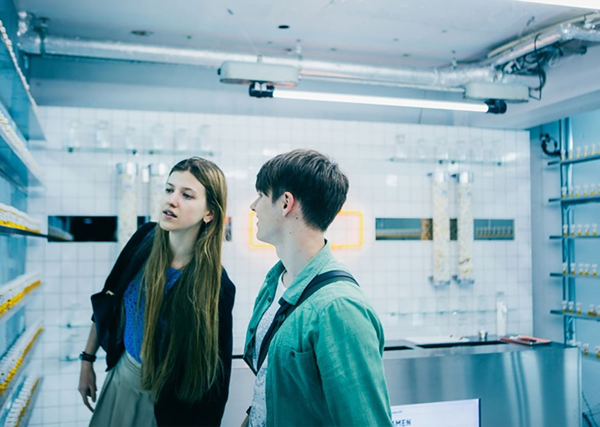 實(shí)驗(yàn)室的快閃店策劃竟然是為高頻率快餐食客們免費(fèi)提供維系健康所需的維他命 - 第10張 - 會(huì)展活動(dòng)策劃CCASY.COM 實(shí)驗(yàn)室的快閃店策劃竟然是為高頻率快餐食客們免費(fèi)提供維系健康所需的維他命 - 第10張