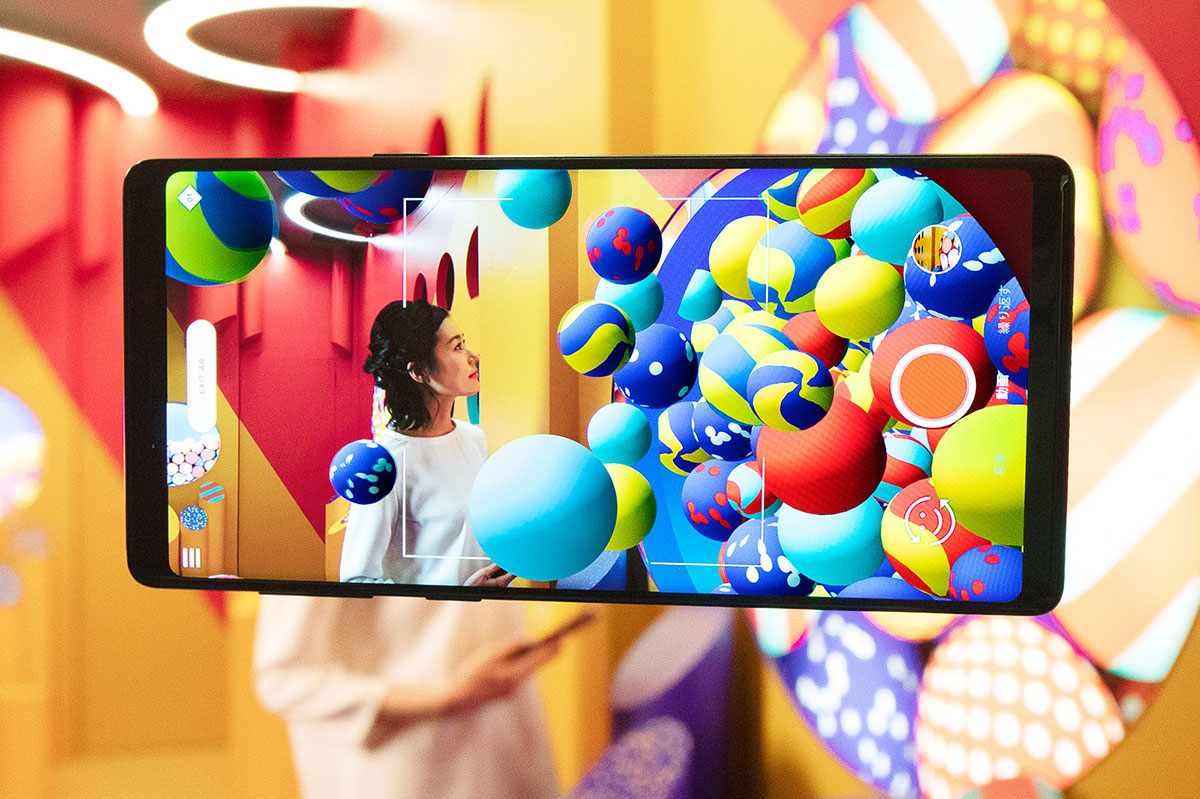 這件智能快閃店的各種黑色技術(shù)設(shè)備讓人處于一個奇思妙想的世界中 - 第6張 - 會展活動策劃CCASY.COM 這件智能快閃店的各種黑色技術(shù)設(shè)備讓人處于一個奇思妙想的世界中 - 第6張