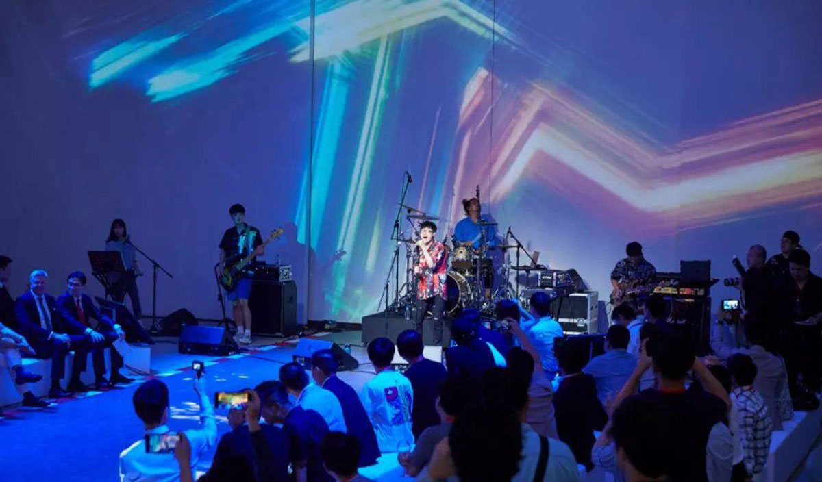 釋放紅色激情的法拉利F8 TRIBUTO發(fā)布會(huì) - 第14張 - 會(huì)展活動(dòng)策劃CCASY.COM 釋放紅色激情的法拉利F8 TRIBUTO發(fā)布會(huì) - 第14張