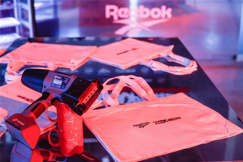 Reenok Instapump Fury 25 周年的陳列設(shè)計真有意思 - 第6張 - 會展活動策劃CCASY.COM Reenok Instapump Fury 25 周年的陳列設(shè)計真有意思 - 第6張