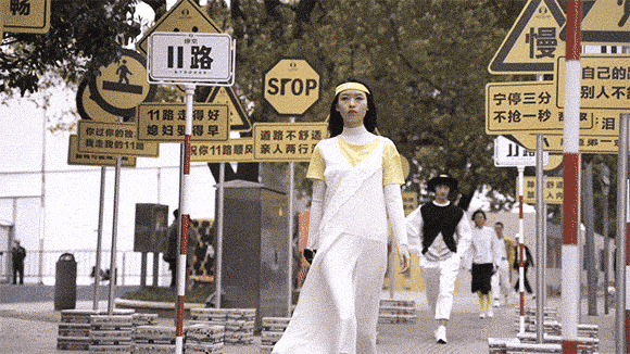 康奈這輛11 路車主題秀吸睛得不要不要的 - 第18張 - 會(huì)展活動(dòng)策劃CCASY.COM 康奈這輛11 路車主題秀吸睛得不要不要的 - 第18張