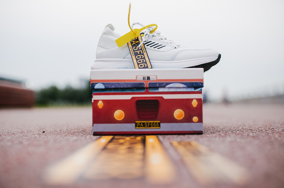 康奈這輛11 路車主題秀吸睛得不要不要的 - 第11張 - 會(huì)展活動(dòng)策劃CCASY.COM 康奈這輛11 路車主題秀吸睛得不要不要的 - 第11張