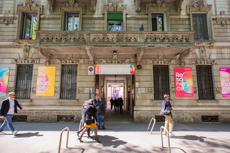 時(shí)尚時(shí)尚最時(shí)尚:這個(gè)“共振”藝術(shù)裝置美翻了 - 第22張 - 會(huì)展活動(dòng)策劃CCASY.COM 時(shí)尚時(shí)尚最時(shí)尚:這個(gè)“共振”藝術(shù)裝置美翻了 - 第22張