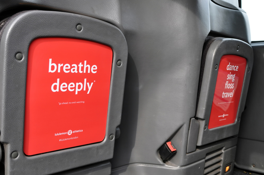 Lululemon這場紅色開業(yè)造勢轟動了英國市場 - 第7張 - 會展活動策劃CCASY.COM Lululemon這場紅色開業(yè)造勢轟動了英國市場 - 第7張