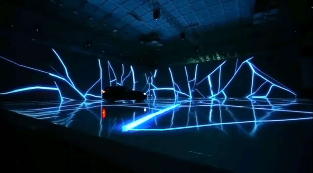 寶馬X5的汽車發(fā)布會(huì)活動(dòng)創(chuàng)意至今仍為行業(yè)佳話 - 第2張 - 會(huì)展活動(dòng)策劃CCASY.COM 寶馬X5的汽車發(fā)布會(huì)活動(dòng)創(chuàng)意至今仍為行業(yè)佳話 - 第2張