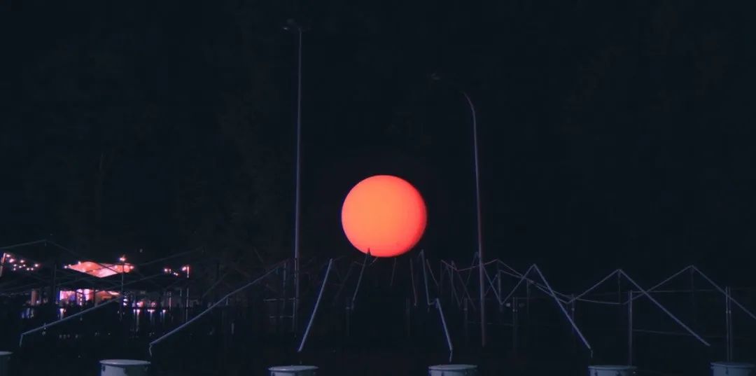 燈光藝術(shù)展覽互動活動的LED互動裝置帶動了全新的群體性解壓方式 - 第2張 - 會展活動策劃CCASY.COM 燈光藝術(shù)展覽互動活動的LED互動裝置帶動了全新的群體性解壓方式 - 第2張