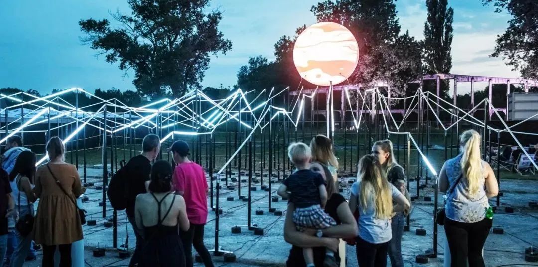 燈光藝術(shù)展覽互動活動的LED互動裝置帶動了全新的群體性解壓方式 - 第6張 - 會展活動策劃CCASY.COM 燈光藝術(shù)展覽互動活動的LED互動裝置帶動了全新的群體性解壓方式 - 第6張