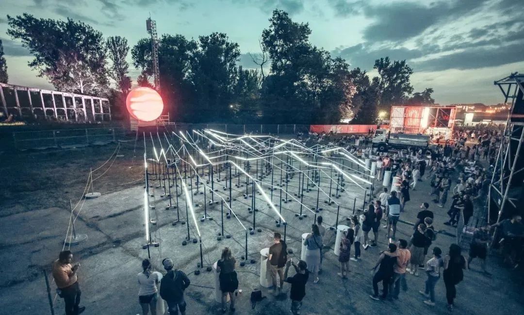 燈光藝術(shù)展覽互動活動的LED互動裝置帶動了全新的群體性解壓方式 - 第10張 - 會展活動策劃CCASY.COM 燈光藝術(shù)展覽互動活動的LED互動裝置帶動了全新的群體性解壓方式 - 第10張