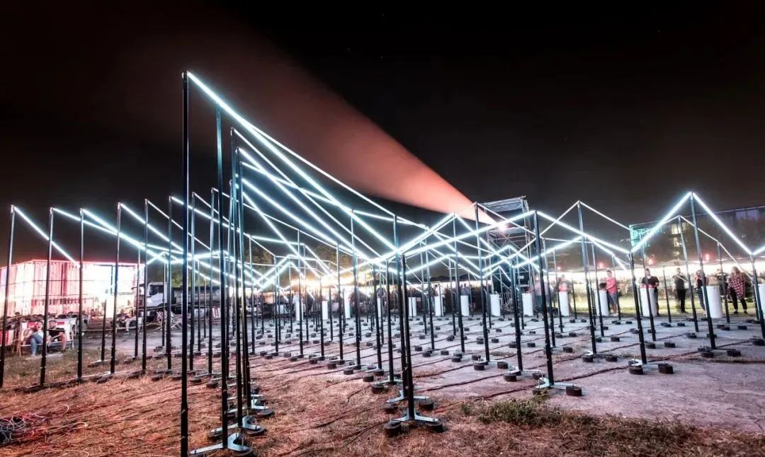 燈光藝術(shù)展覽互動活動的LED互動裝置帶動了全新的群體性解壓方式 - 第9張 - 會展活動策劃CCASY.COM 燈光藝術(shù)展覽互動活動的LED互動裝置帶動了全新的群體性解壓方式 - 第9張