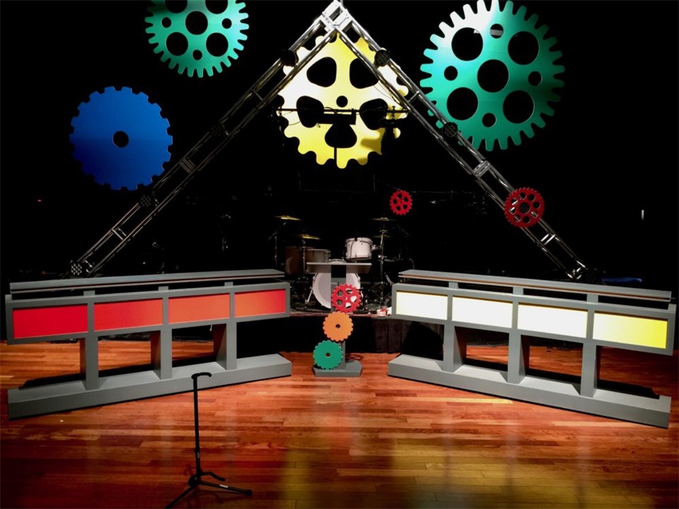 七彩齒輪的舞美設(shè)計增加了慶典活動策劃的層次感 - 第1張 - 會展活動策劃CCASY.COM 七彩齒輪的舞美設(shè)計增加了慶典活動策劃的層次感 - 第1張