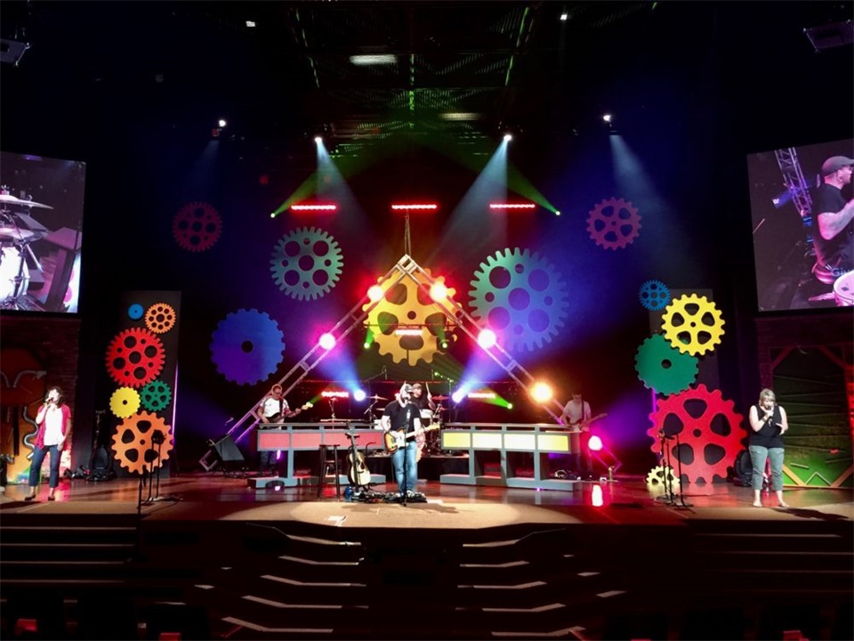 七彩齒輪的舞美設(shè)計增加了慶典活動策劃的層次感 - 第2張 - 會展活動策劃CCASY.COM 七彩齒輪的舞美設(shè)計增加了慶典活動策劃的層次感 - 第2張