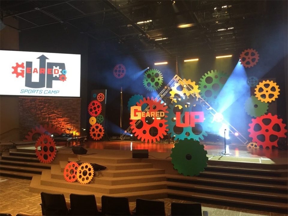 七彩齒輪的舞美設(shè)計增加了慶典活動策劃的層次感 - 第4張 - 會展活動策劃CCASY.COM 七彩齒輪的舞美設(shè)計增加了慶典活動策劃的層次感 - 第4張