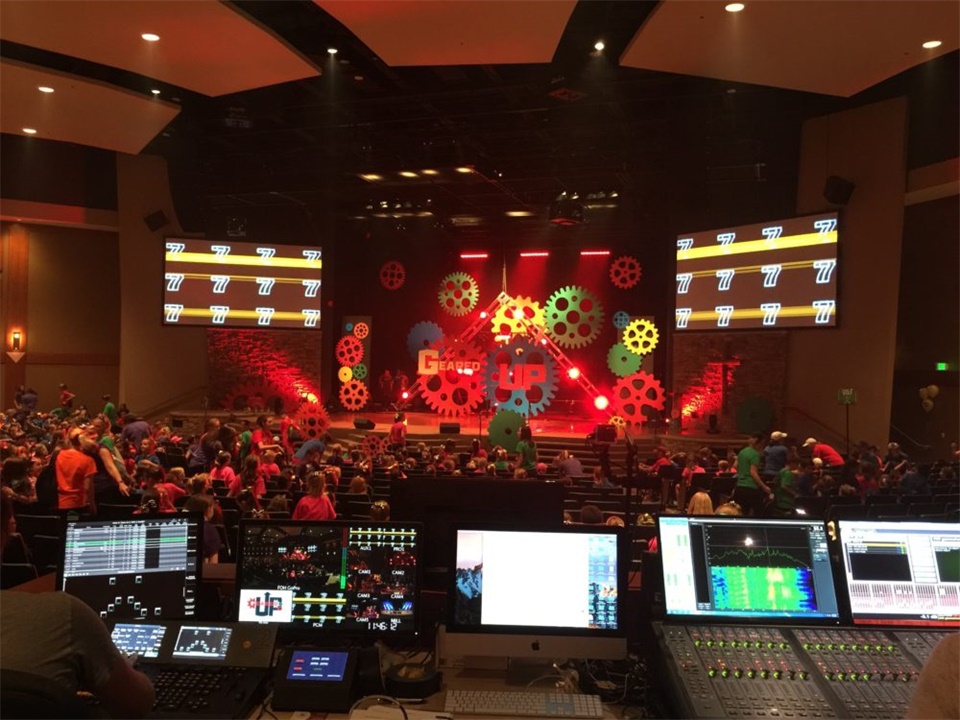 七彩齒輪的舞美設(shè)計增加了慶典活動策劃的層次感 - 第3張 - 會展活動策劃CCASY.COM 七彩齒輪的舞美設(shè)計增加了慶典活動策劃的層次感 - 第3張