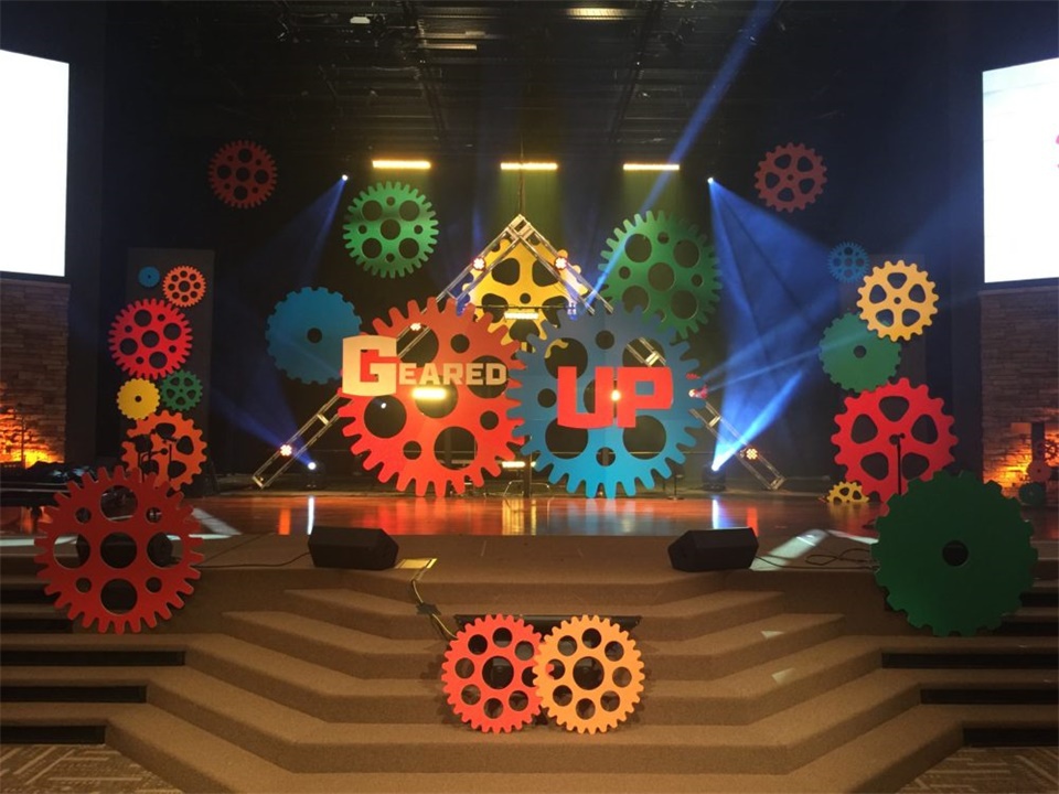 七彩齒輪的舞美設(shè)計增加了慶典活動策劃的層次感 - 第6張 - 會展活動策劃CCASY.COM 七彩齒輪的舞美設(shè)計增加了慶典活動策劃的層次感 - 第6張