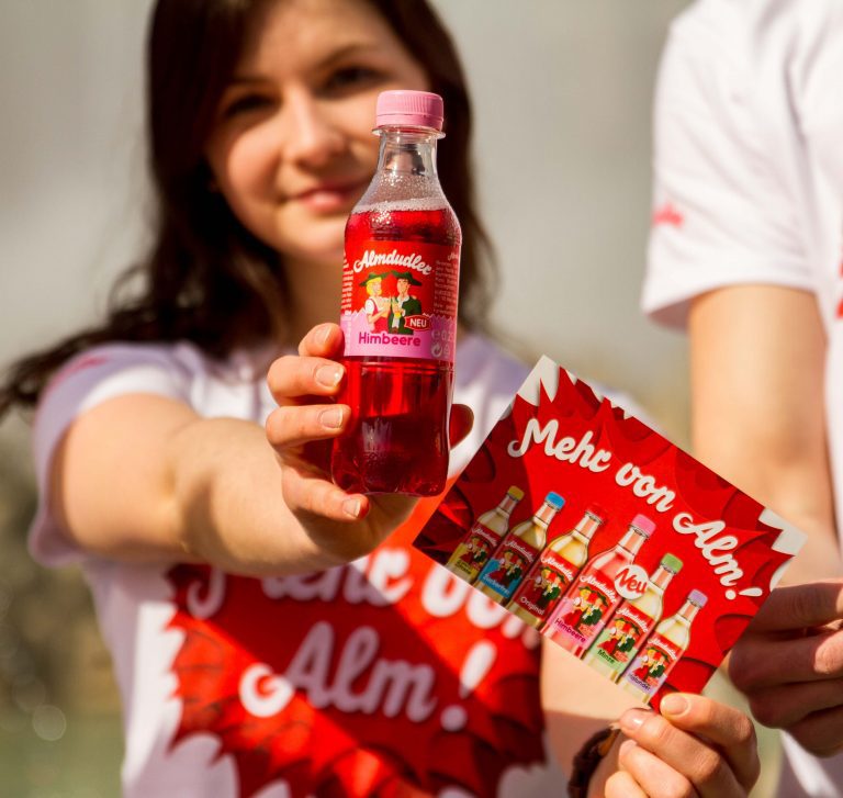 低成本的街頭快閃式的飲料推廣活動(dòng)策劃更受品牌方深愛 - 第8張 - 會(huì)展活動(dòng)策劃CCASY.COM 低成本的街頭快閃式的飲料推廣活動(dòng)策劃更受品牌方深愛 - 第8張