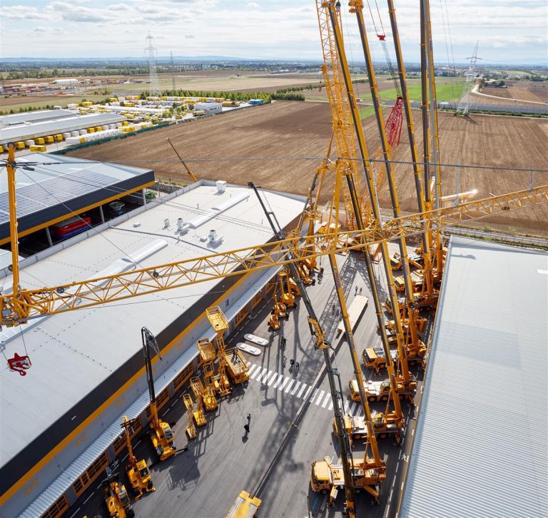 這次的VIP活動現(xiàn)場策劃的一排排工程吊裝讓人莫名肅然起敬 - 第8張 - 會展活動策劃CCASY.COM 這次的VIP活動現(xiàn)場策劃的一排排工程吊裝讓人莫名肅然起敬 - 第8張