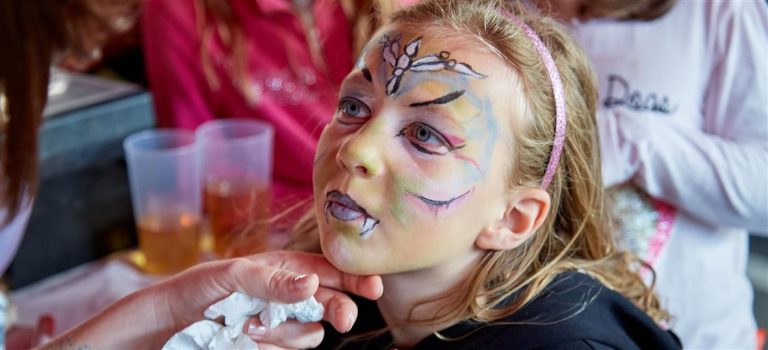 這次的VIP活動現(xiàn)場策劃的一排排工程吊裝讓人莫名肅然起敬 - 第9張 - 會展活動策劃CCASY.COM 這次的VIP活動現(xiàn)場策劃的一排排工程吊裝讓人莫名肅然起敬 - 第9張