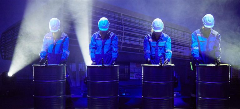 這次的VIP活動現(xiàn)場策劃的一排排工程吊裝讓人莫名肅然起敬 - 第13張 - 會展活動策劃CCASY.COM 這次的VIP活動現(xiàn)場策劃的一排排工程吊裝讓人莫名肅然起敬 - 第13張