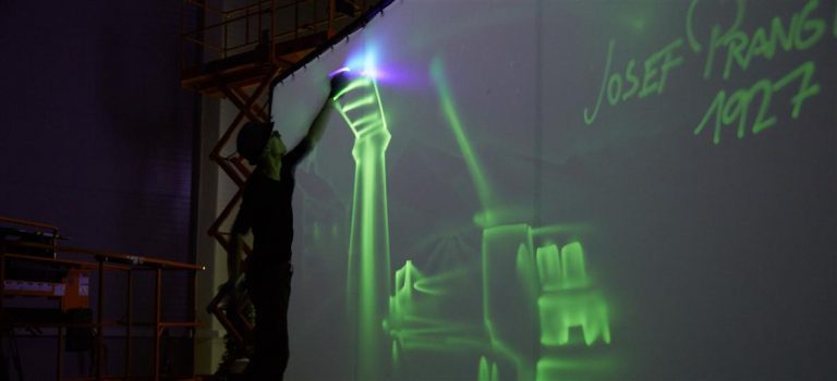 這次的VIP活動現(xiàn)場策劃的一排排工程吊裝讓人莫名肅然起敬 - 第12張 - 會展活動策劃CCASY.COM 這次的VIP活動現(xiàn)場策劃的一排排工程吊裝讓人莫名肅然起敬 - 第12張