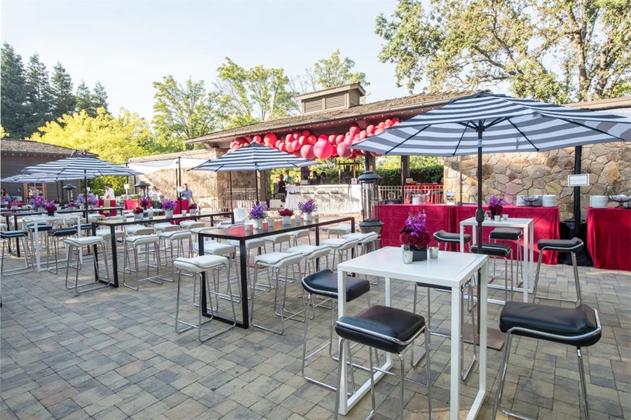 戶外派對(duì)活動(dòng)策劃的粉紅色窗簾搭建的露天帳篷舒適感極強(qiáng) - 第5張 - 會(huì)展活動(dòng)策劃CCASY.COM 戶外派對(duì)活動(dòng)策劃的粉紅色窗簾搭建的露天帳篷舒適感極強(qiáng) - 第5張