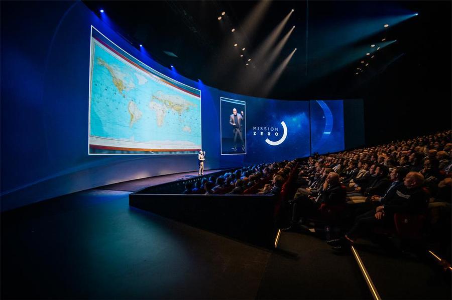 全電動汽車新品發(fā)布活動策劃用一段簡短的視頻展開了成功的幻想 - 第2張 - 會展活動策劃CCASY.COM 全電動汽車新品發(fā)布活動策劃用一段簡短的視頻展開了成功的幻想 - 第2張