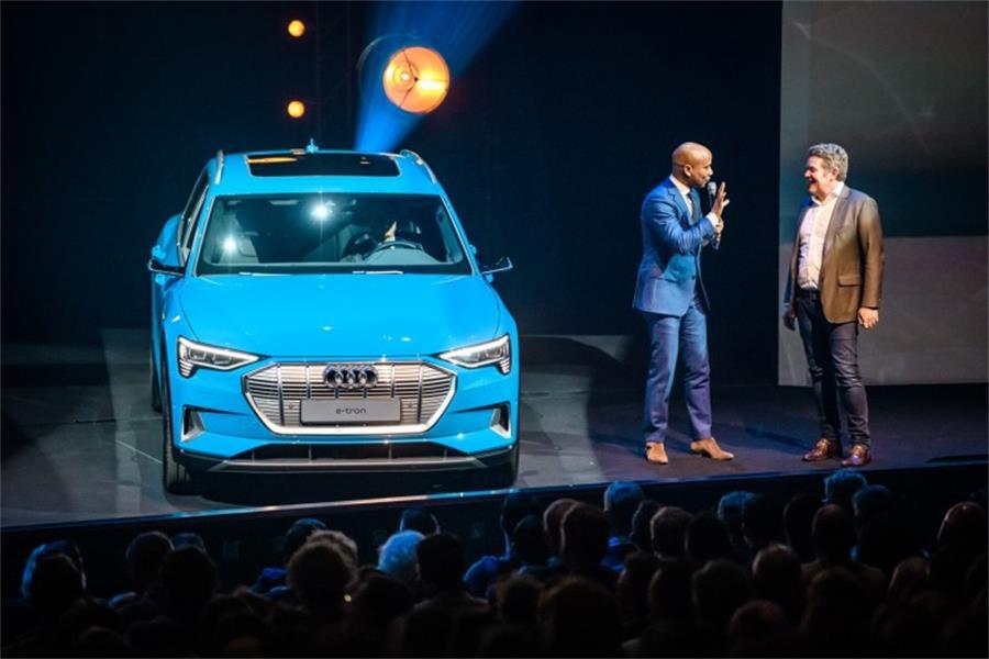 全電動汽車新品發(fā)布活動策劃用一段簡短的視頻展開了成功的幻想 - 第7張 - 會展活動策劃CCASY.COM 全電動汽車新品發(fā)布活動策劃用一段簡短的視頻展開了成功的幻想 - 第7張