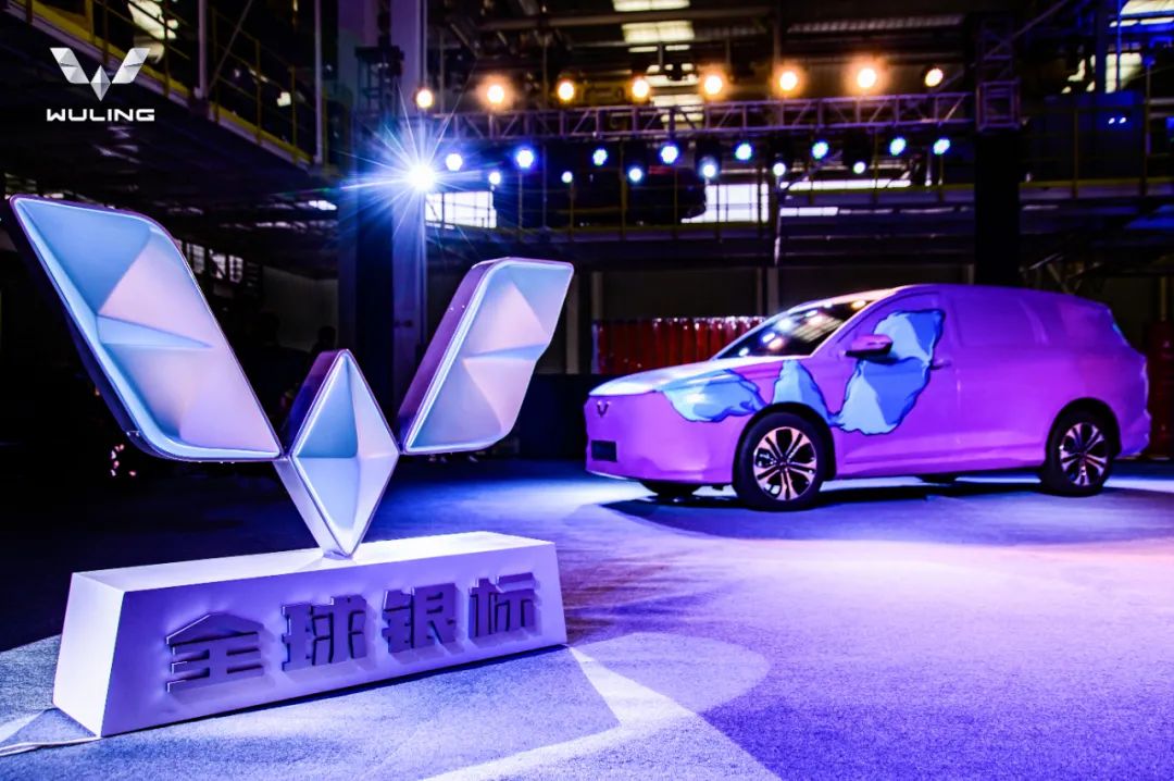 品牌升級(jí)后的汽車快閃展覽活動(dòng)造型更具現(xiàn)代感 - 第8張 - 會(huì)展活動(dòng)策劃CCASY.COM 品牌升級(jí)后的汽車快閃展覽活動(dòng)造型更具現(xiàn)代感 - 第8張