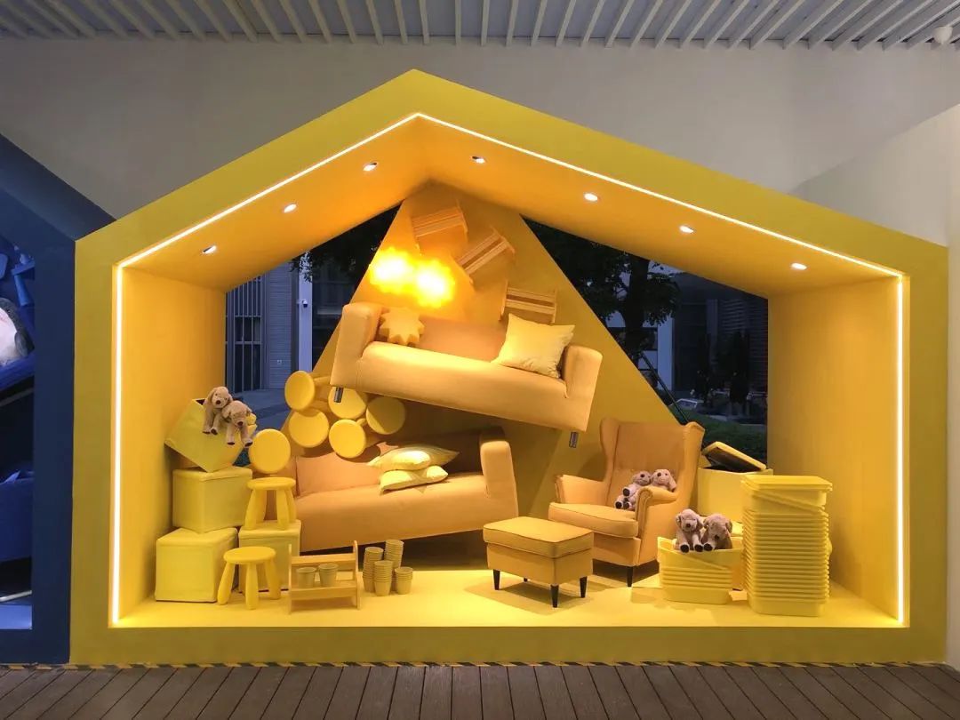 宜家快閃店展覽活動自帶吸睛特效，藍(lán)色購物袋甚是撩人