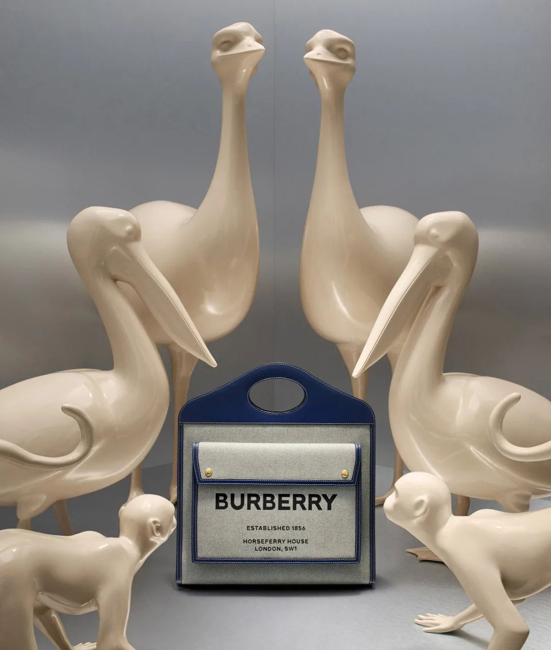 BURBERRY動(dòng)物主題的快閃店活動(dòng)策劃的這群小動(dòng)物太可愛熱鬧了 - 第6張 - 會(huì)展活動(dòng)策劃CCASY.COM BURBERRY動(dòng)物主題的快閃店活動(dòng)策劃的這群小動(dòng)物太可愛熱鬧了 - 第6張