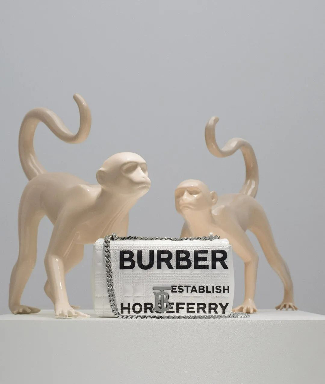 BURBERRY動(dòng)物主題的快閃店活動(dòng)策劃的這群小動(dòng)物太可愛熱鬧了 - 第10張 - 會(huì)展活動(dòng)策劃CCASY.COM BURBERRY動(dòng)物主題的快閃店活動(dòng)策劃的這群小動(dòng)物太可愛熱鬧了 - 第10張