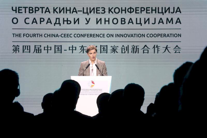 中東歐國家創(chuàng)新合作大會活動策劃的這個沉浸式走廊太美了 - 第19張 - 會展活動策劃CCASY.COM 中東歐國家創(chuàng)新合作大會活動策劃的這個沉浸式走廊太美了 - 第19張