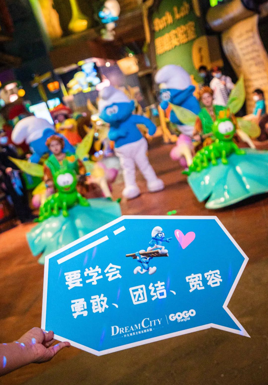 “藍(lán)·創(chuàng)未來”公益線下展覽活動來了一群可愛的藍(lán)精靈 - 第3張 - 會展活動策劃CCASY.COM “藍(lán)·創(chuàng)未來”公益線下展覽活動來了一群可愛的藍(lán)精靈 - 第3張